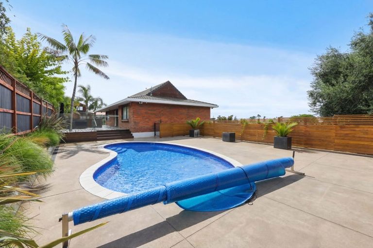 Photo of property in 5 Vintage Drive, Henderson, Auckland, 0612