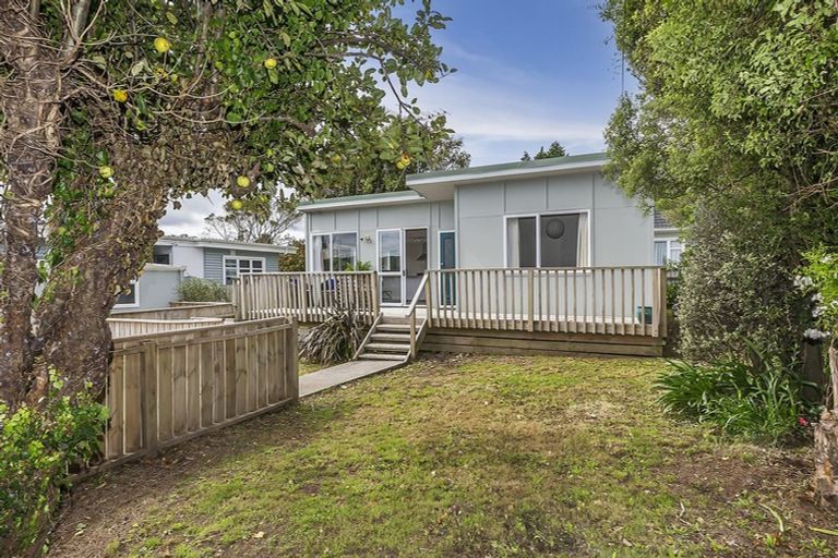 Photo of property in 5a Mepham Place, Ranui, Porirua, 5024
