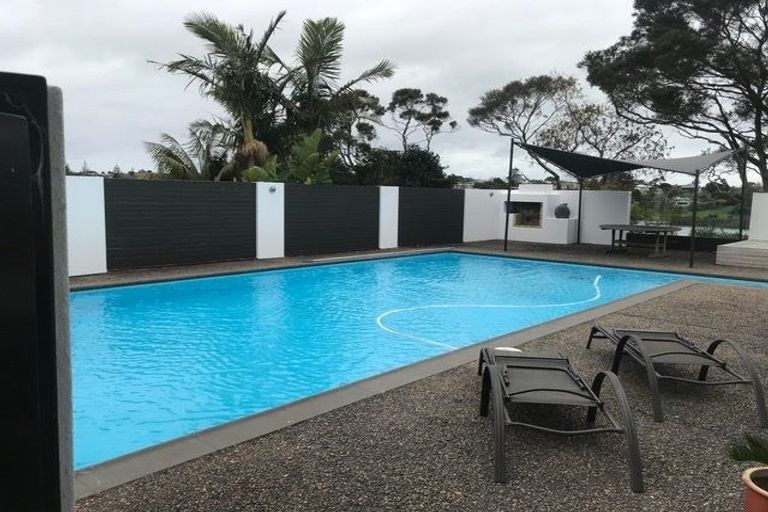 Photo of property in 171c Colwill Road, Massey, Auckland, 0614