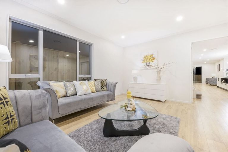 Photo of property in 92 Tir Conaill Avenue, Flat Bush, Auckland, 2019