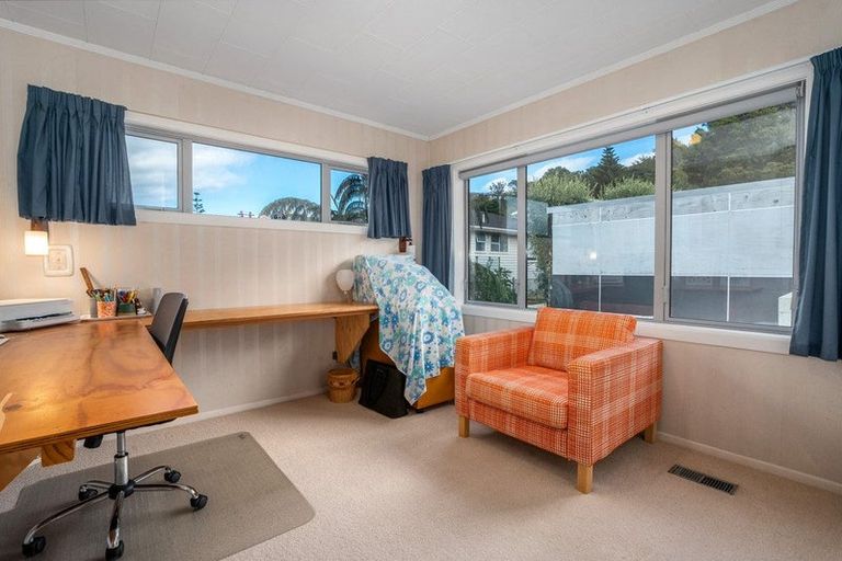 Photo of property in 2 Rondane Place, Tirohanga, Lower Hutt, 5010