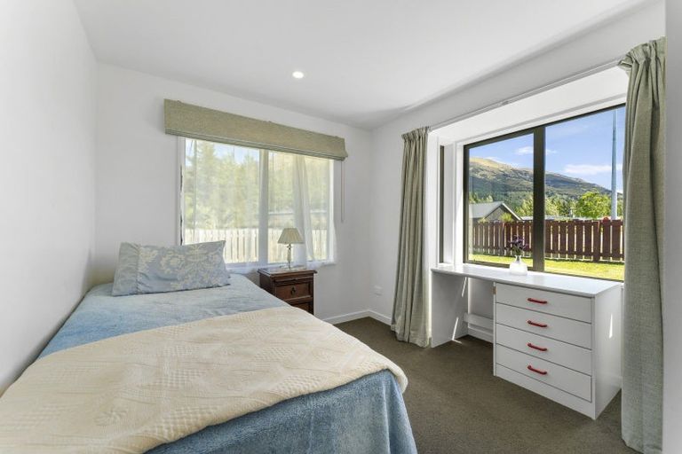 Photo of property in 16 Francis Lane, Lake Hawea, Wanaka, 9382