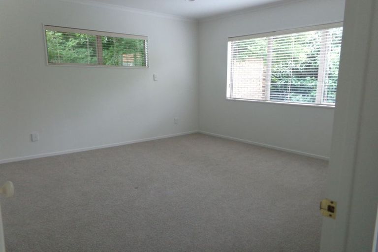 Photo of property in 1 Landvale Court, Browns Bay, Auckland, 0630
