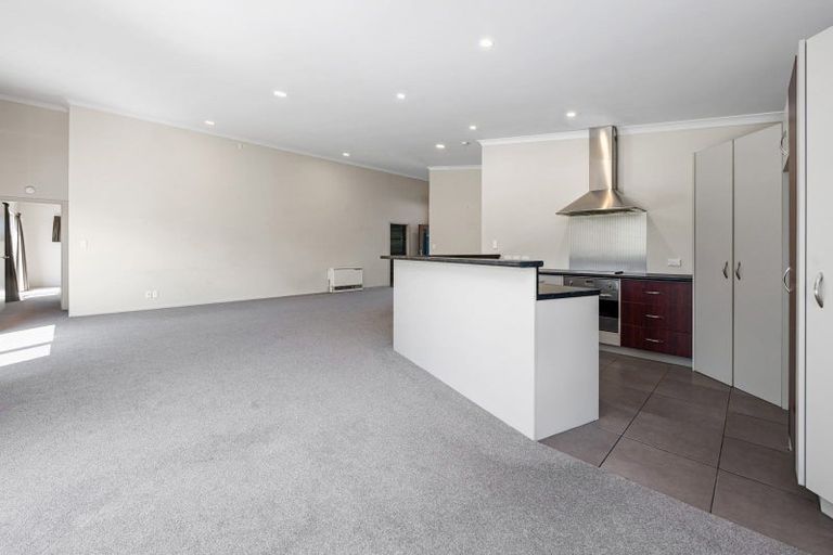 Photo of property in 2 Lakemere Way, Kinloch, Taupo, 3377