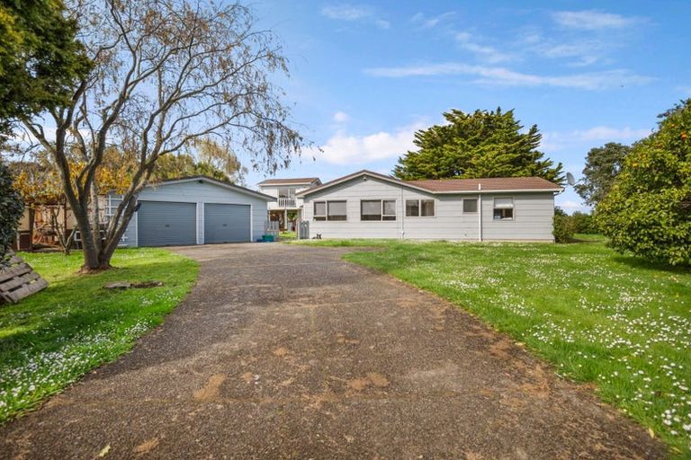 Photo of property in 35-37 Tokomaru Road, Tokomaru, Palmerston North, 4474