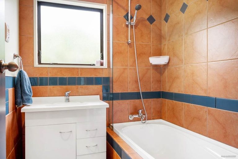 Photo of property in 19-23 Cross Street, Drury, 2113