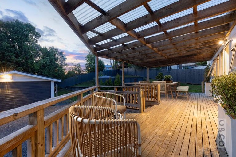 Photo of property in 28 Great North Road, Riverhead, 0820