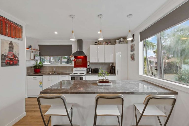 Photo of property in 26 Parakai Avenue, Parakai, 0830