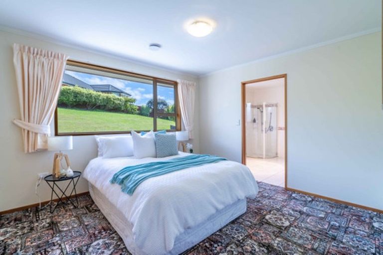 Photo of property in 12 Osborne Street, Riverton/aparima, Riverton, 9822