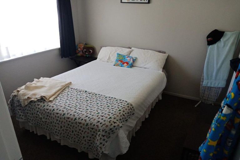 Photo of property in 5 Prestige Place, Maoribank, Upper Hutt, 5018