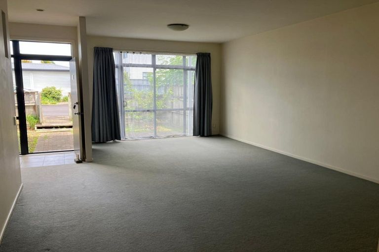Photo of property in 55/2 Armoy Drive, East Tamaki, Auckland, 2016