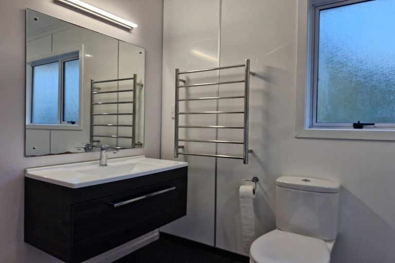 Photo of property in 111 Glenpark Avenue, Frankleigh Park, New Plymouth, 4310