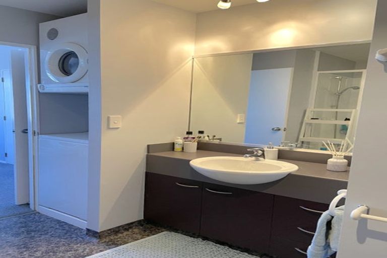 Photo of property in St Peters Apartments, 7d/192 Willis Street, Te Aro, Wellington, 6011