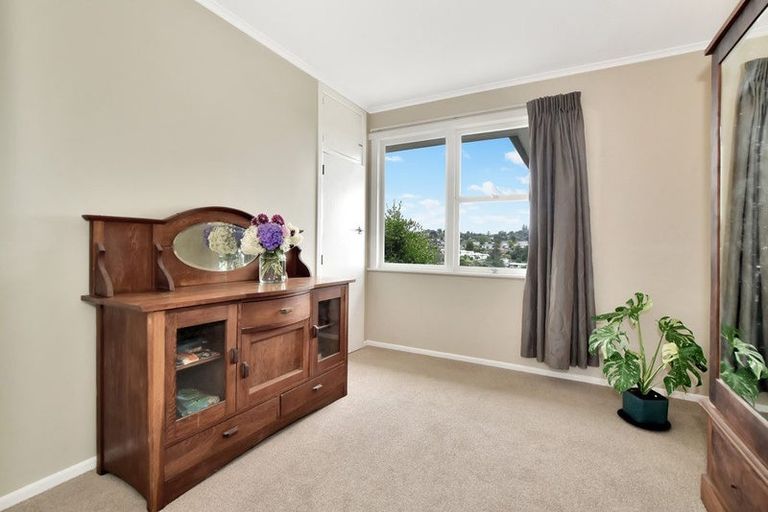 Photo of property in 84 Sutherland Road, Brookfield, Tauranga, 3110