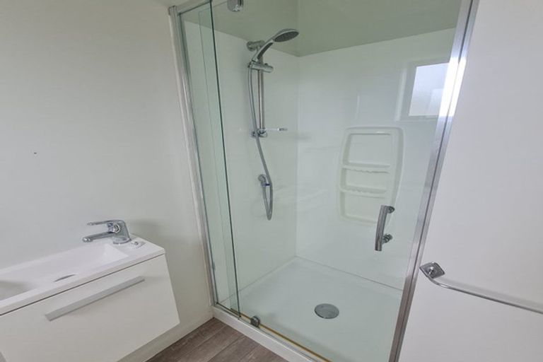 Photo of property in 8 Wells Place, Whitianga, 3510