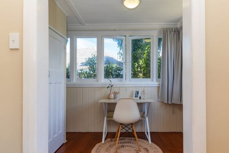 Photo of property in 379b West Coast Road, Glen Eden, Auckland, 0602