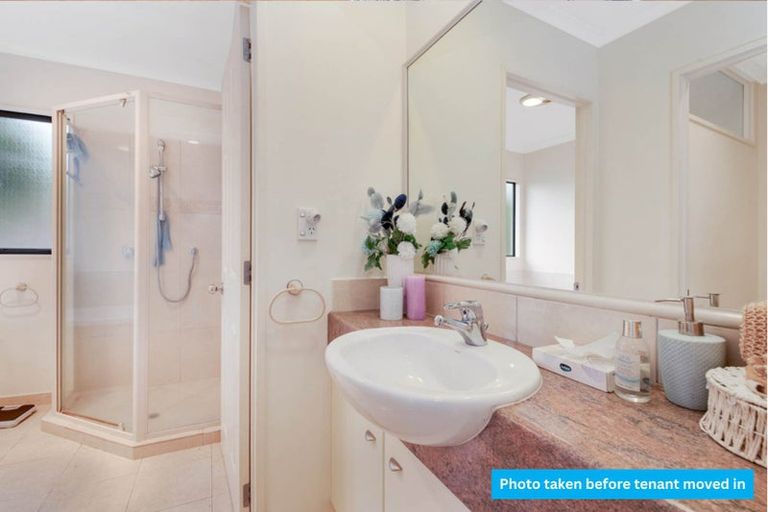 Photo of property in 26 Black Teal Close, Unsworth Heights, Auckland, 0632