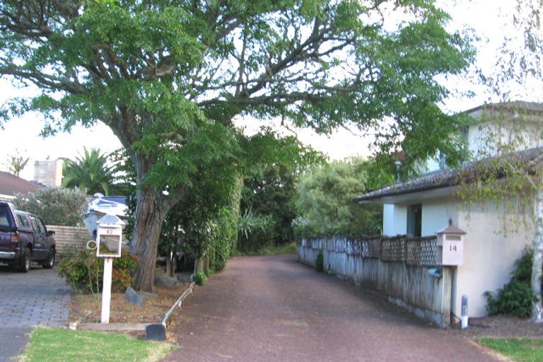 Photo of property in 14 Puawai Place, Northcote, Auckland, 0627