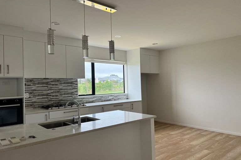 Photo of property in 51 Pitoitoi Drive, Riverhead, 0820