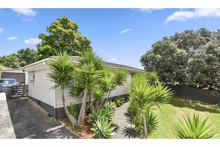 Photo of property in 3 Smedley Street, Manurewa, Auckland, 2102