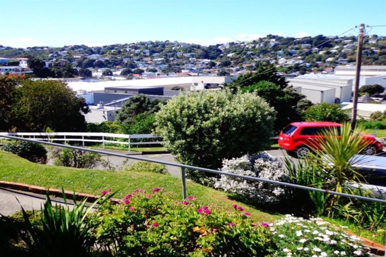 Photo of property in Regency Flats, 6/29-45 Miramar North Road, Miramar, Wellington, 6022