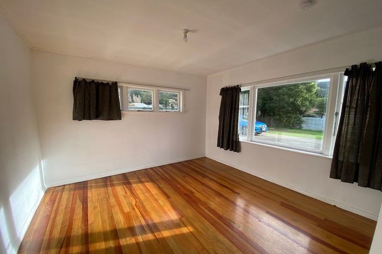 Photo of property in 162 Wainuiomata Road, Wainuiomata, Lower Hutt, 5014
