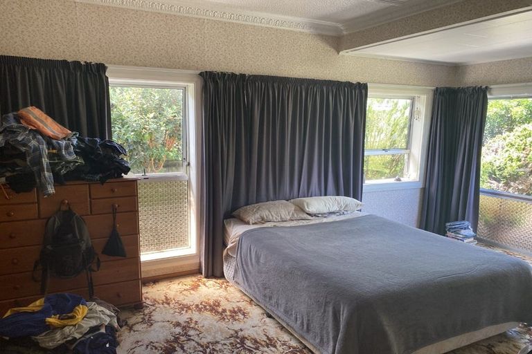 Photo of property in 330 Mangorei Road, Merrilands, New Plymouth, 4312