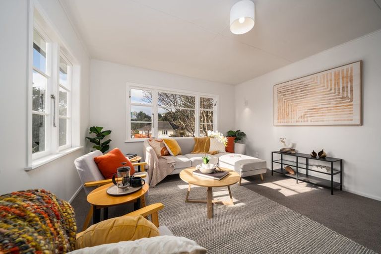 Photo of property in 10 Berkshire Grove, Cannons Creek, Porirua, 5024