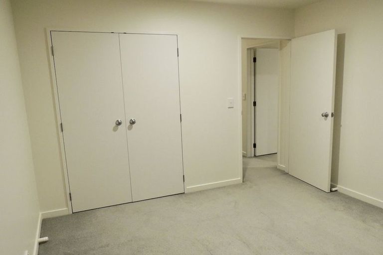 Photo of property in 1/73 Birkdale Road, Birkdale, Auckland, 0626