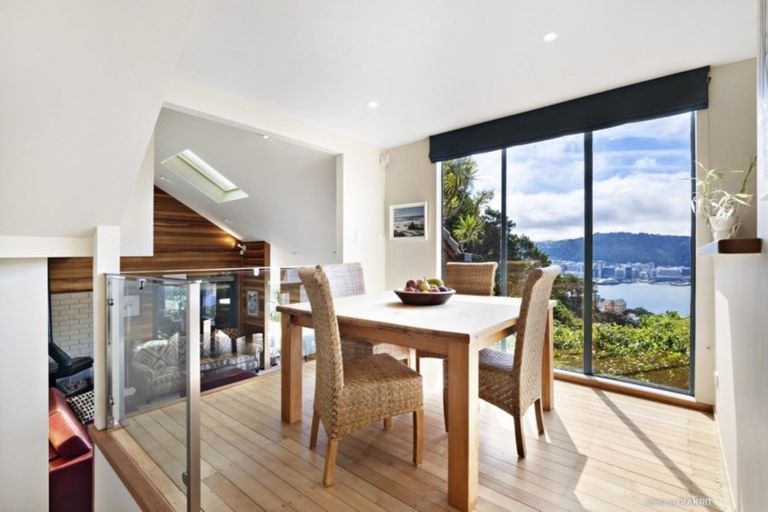 Photo of property in 81 Palliser Road, Roseneath, Wellington, 6011