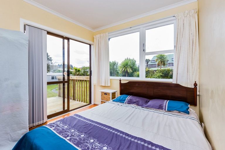 Photo of property in 2 Claridge Street, Glen Eden, Auckland, 0602