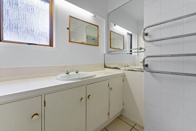 Photo of property in 2/3 Omana Road, Milford, Auckland, 0620