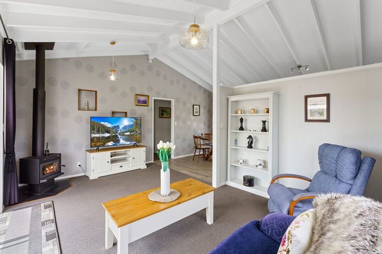 Photo of property in 24a He Awa Crescent, Waikanae, 5036