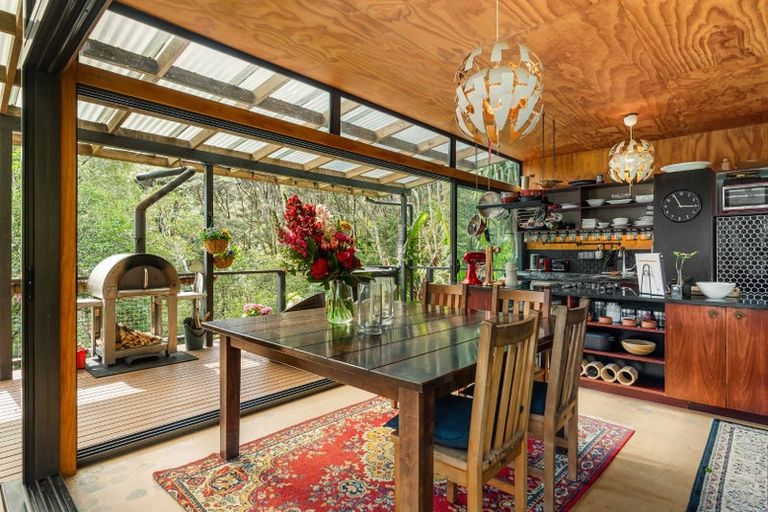 Photo of property in 77 Huia Road, Titirangi, Auckland, 0604