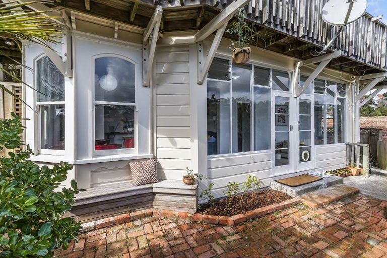 Photo of property in 29b North Terrace, Kelburn, Wellington, 6012