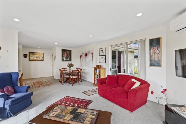 Photo of property in 6 Farnham Close, Rototuna North, Hamilton, 3210