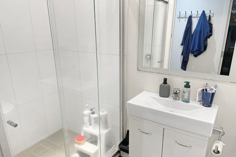 Photo of property in Las Olas De Cuba, 4/35 Torrens Terrace, Mount Cook, Wellington, 6011