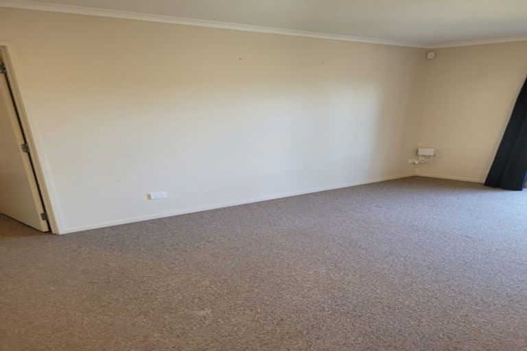 Photo of property in 57b Sabulite Road, Kelston, Auckland, 0602