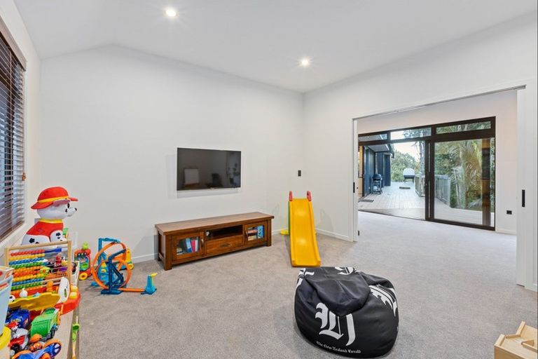 Photo of property in 123 Pinchgut Road, Kaukapakapa, 0873