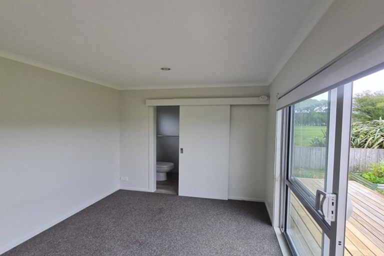 Photo of property in 8 Wells Place, Whitianga, 3510