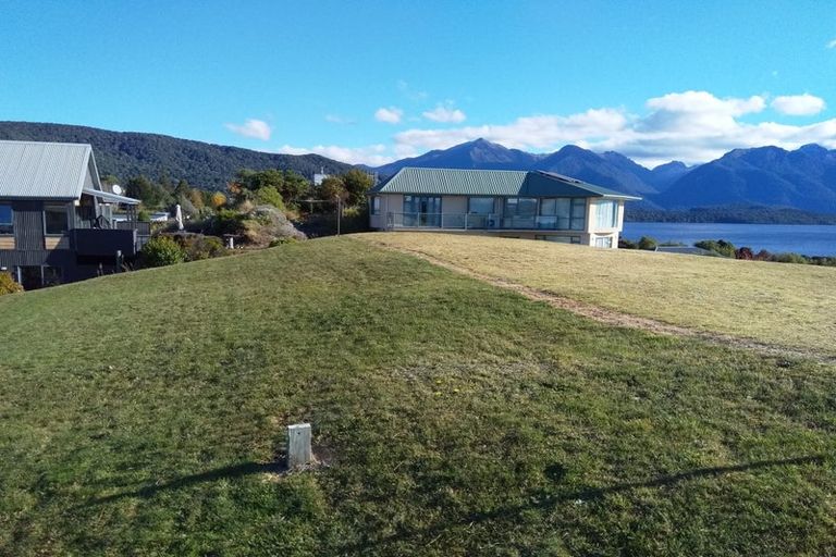 Photo of property in 19 Muriwai Drive, Manapouri, 9679