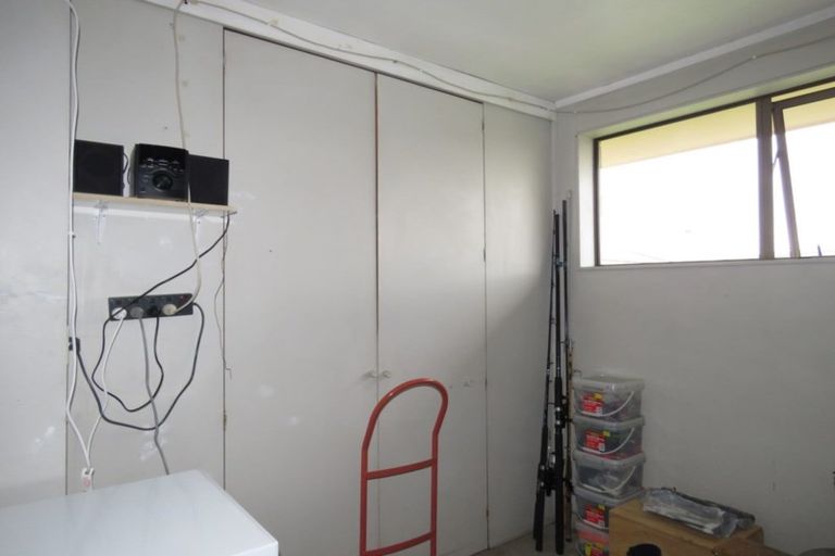 Photo of property in 64 Henley Street, Westport, 7825