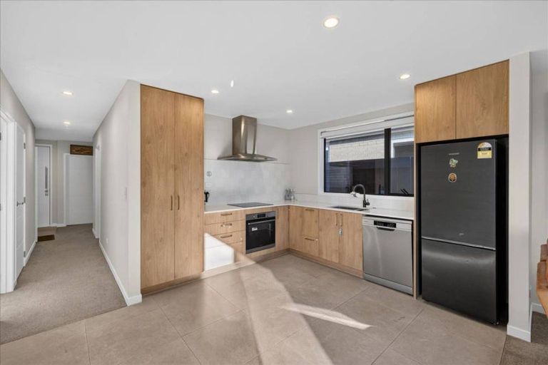 Photo of property in 2 Wharangi Lane, Papamoa, 3118