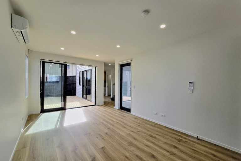 Photo of property in 7c Gulf Crest, Bucklands Beach, Auckland, 2012