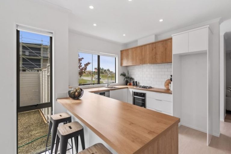 Photo of property in 94 Te Napi Drive, Takanini, 2112