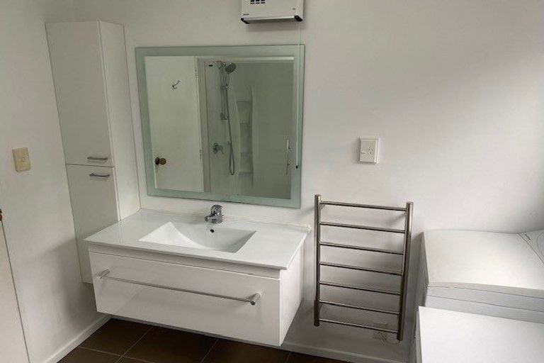 Photo of property in 4/49 Maungaraki Road, Korokoro, Lower Hutt, 5012