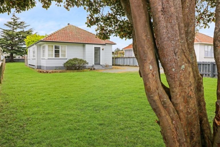 Photo of property in 10 Victor Street, Dannevirke, 4930