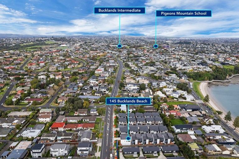 Photo of property in 1/145 Bucklands Road, Bucklands Beach, Auckland, 2012