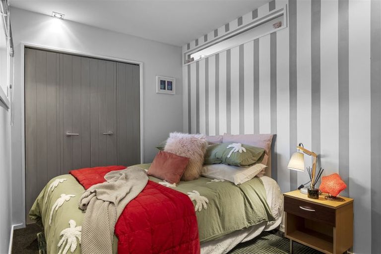 Photo of property in 7 Monks Parade, The Pines Beach, 7630