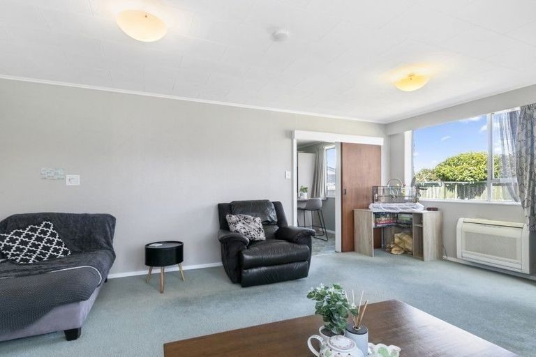 Photo of property in 18b Reese Jones Grove, Maungaraki, Lower Hutt, 5010